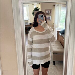 Hollister gold and beige sweater size S